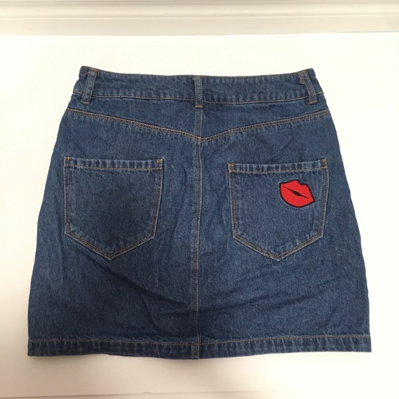 H&M women’s denim blue jean skirt size 6 embroidered rainbow kiss heart comfy - Picture 3 of 6